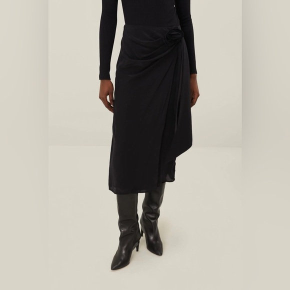 FARM RIO Black Midi Skirt - Picture 2 of 6